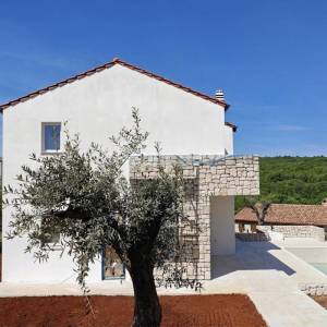 OTOK KRK - Luksuzna vila s bazenom u blizini mora
