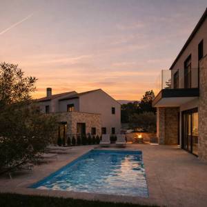 OTOK KRK - Luksuzna vila s bazenom u blizini mora
