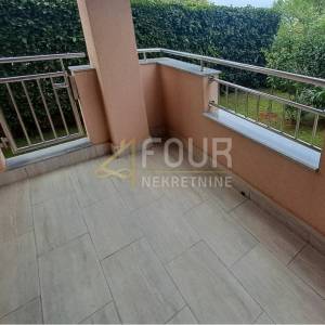 Otok Krk, Malinska, 61m2, 2s+db, terasa, okućnica