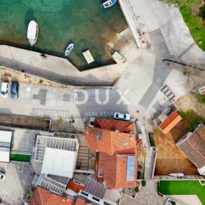 OTOK KRK, MALINSKA - Kuća prvi red do mora