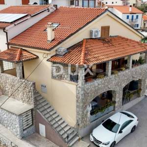 OTOK KRK, MALINSKA - Kuća prvi red do mora