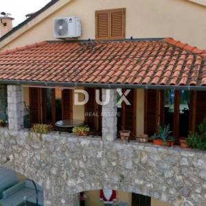 OTOK KRK, MALINSKA - Kuća prvi red do mora