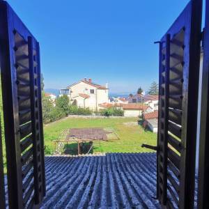 OTOK KRK, MALINSKA – Primorska kuća sa okućnicom