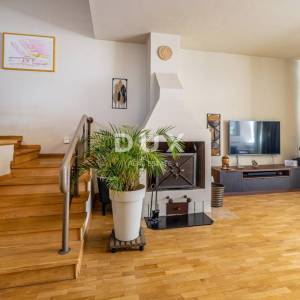 OTOK KRK, NJIVICE - Dvojna kuća s pogledom na more, 276m2