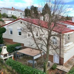 OTOK KRK, NJIVICE - Dvojna kuća s pogledom na more, 276m2