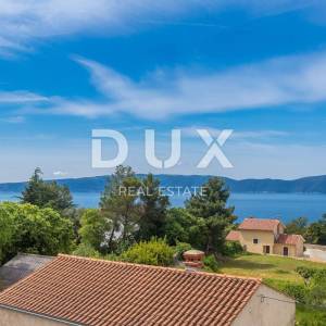 OTOK KRK, PINEZIĆI - Kamena kuća u nizu s panoramskim pogledom na more