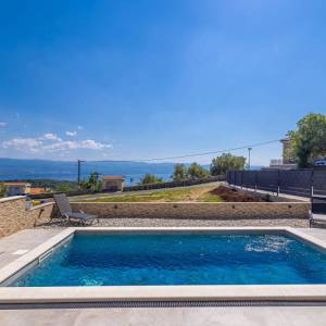 OTOK KRK, RISIKA - Dvojna kuća s pogledom na more i bazenom