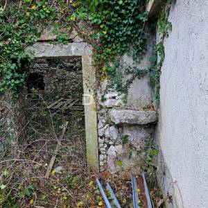 OTOK KRK, SOLINE - Kamena kuća za obnovu + građevinsko zemljište - RIJETKOST!