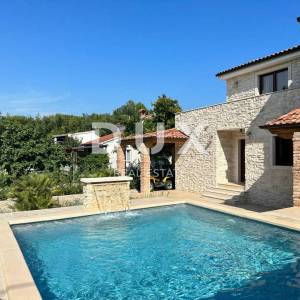 OTOK KRK, SOLINE (okolica) - Kamena vila s bazenom