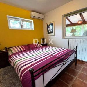 OTOK KRK, ŠOTOVENTO - Samostojeća kuća s bazenom i 700 m2 okućnice