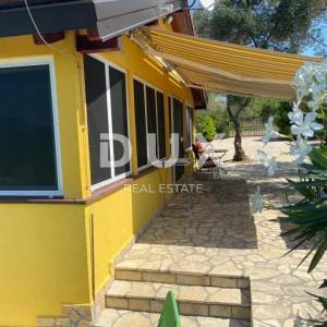 OTOK KRK, ŠOTOVENTO - Samostojeća kuća s bazenom i 700 m2 okućnice