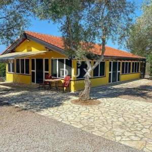 OTOK KRK, ŠOTOVENTO - Samostojeća kuća s bazenom i 700 m2 okućnice