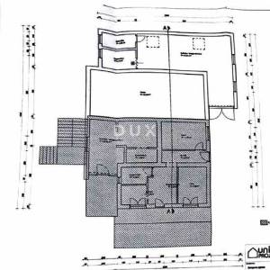 OTOK PAG, NOVALJA - Kuća sa apartmanima u srcu Novalje