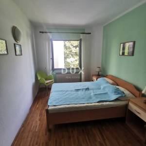 OTOK PAG, NOVALJA - Samostojeća kuća u centru