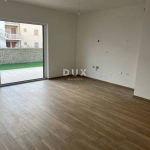 OTOK PAG, POVLJANA - Apartman s vrtom 100 m od mora!