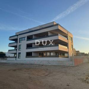 OTOK PAG, POVLJANA - PRILIKA! Novoizgrađeni apartman uz more!