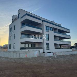OTOK PAG, POVLJANA - PRILIKA! Novoizgrađeni apartman uz more!