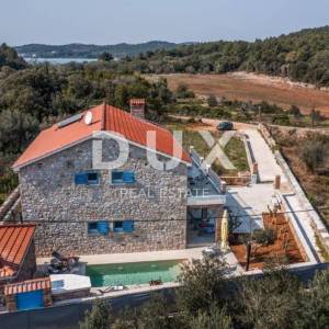 OTOK PAŠMAN, ŽDRELAC - Luksuzna kamena vila s bazenom pokraj mora