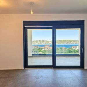 OTOK RAB, BARBAT - Ekskluzivan stan na TOP lokaciji s otvorenim pogledom na more