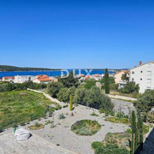 OTOK RAB, BARBAT - Ekskluzivan stan na TOP lokaciji s otvorenim pogledom na more