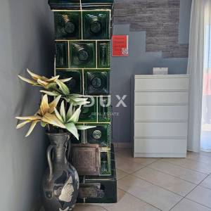 OTOK RAB, BARBAT - Samo 25m od mora, samostojeća kuća sa 6 apartmana, garažom i uređenom okućnicom