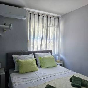 OTOK RAB, BARBAT - Samo 25m od mora, samostojeća kuća sa 6 apartmana, garažom i uređenom okućnicom