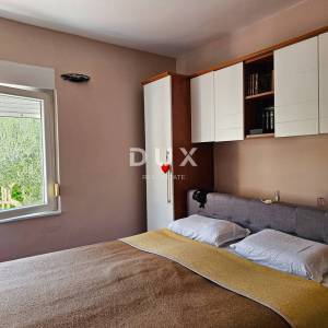 OTOK RAB, BARBAT - Samo 25m od mora, samostojeća kuća sa 6 apartmana, garažom i uređenom okućnicom