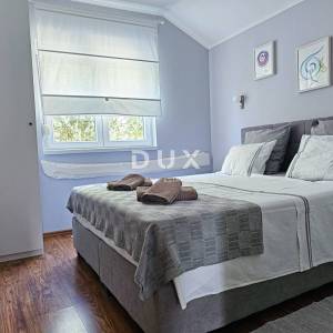 OTOK RAB, BARBAT - Samo 25m od mora, samostojeća kuća sa 6 apartmana, garažom i uređenom okućnicom