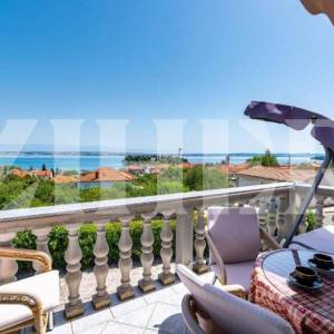 Otok Ugljan, Preko, kuća sa 5 apartmana, pogled na more