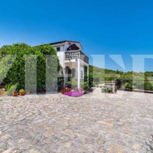Otok Ugljan, Preko, kuća sa 5 apartmana, pogled na more