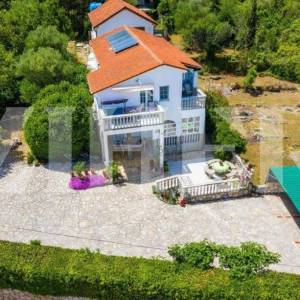 Otok Ugljan, Preko, kuća sa 5 apartmana, pogled na more