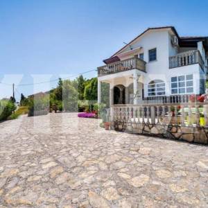 Otok Ugljan, Preko, kuća sa 5 apartmana, pogled na more