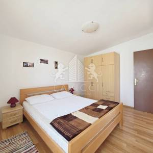 Otok Vir I Kuća s 2 apartmana, garažom i okućnicom