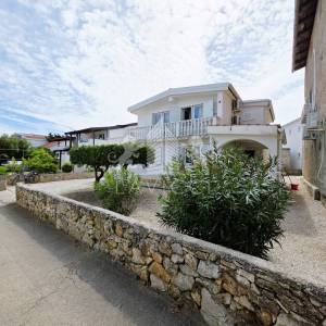 Otok Vir I Kuća s 2 apartmana, garažom i okućnicom
