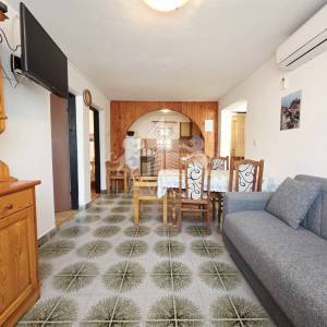 Otok Vir I Kuća s 2 apartmana, garažom i okućnicom