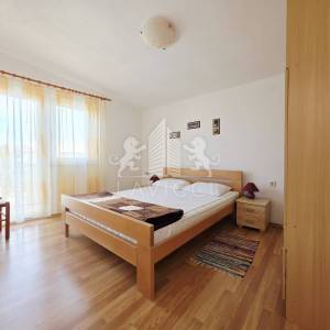 Otok Vir I Kuća s 2 apartmana, garažom i okućnicom