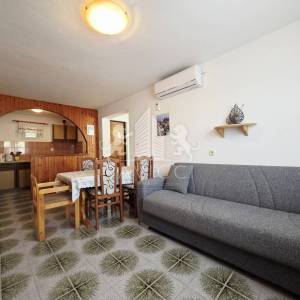 Otok Vir I Kuća s 2 apartmana, garažom i okućnicom