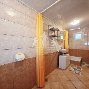 Otok Vir I Kuća s 2 apartmana, garažom i okućnicom