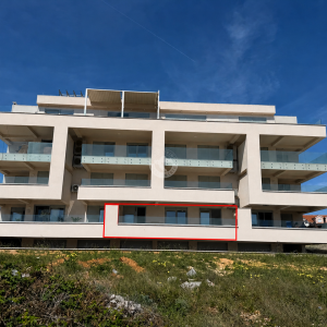 Pag-Povljana, prvi red do Mora, 2 sobni stan 74 m2 -Terasa, Garaža i podrum