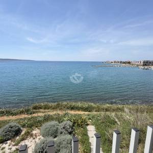 Pag, Povljana, Stan 100 m2, prvi red i pogled na More, Bazen, Jacuzzi, Fitness Studio