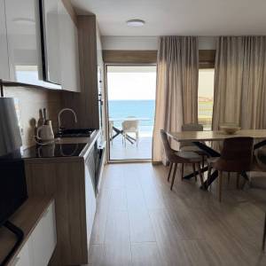 Pag, Povljana, Stan 100 m2, prvi red i pogled na More, Bazen, Jacuzzi, Fitness Studio