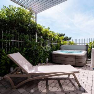 Pag, Povljana, Stan 50 m2, prvi red i pogled na More, Jacuzzi