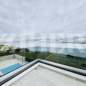Pag, prvi red do mora,  4-sobni apartman, 2023.g., prekrasan pogled