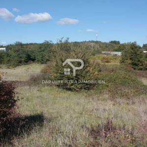 Pazin, zemljište u industrijskoj zoni 9500m2