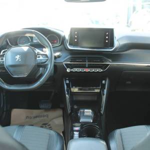Peugeot 2008 1.2 Puretech AUTOMATIK Allure *LED, NAVIGACIJA*
