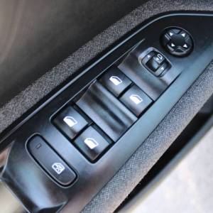 Peugeot 5008 1.2 Puretech 7 sjedala *LED, KAMERA* - nije uvoz
