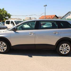 Peugeot 5008 1.2 Puretech 7 sjedala *LED, KAMERA* - nije uvoz