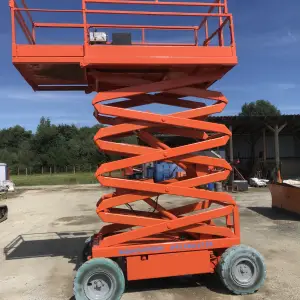 Podizna platforma Skyjack 6832