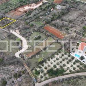 Poličnik – građevinsko zemljište 697 m² s odličnim potencijalom