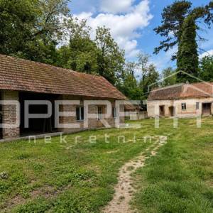 Poljoprivredno zemljište sa objektima, 85.985 m2, Ferdinandovac 